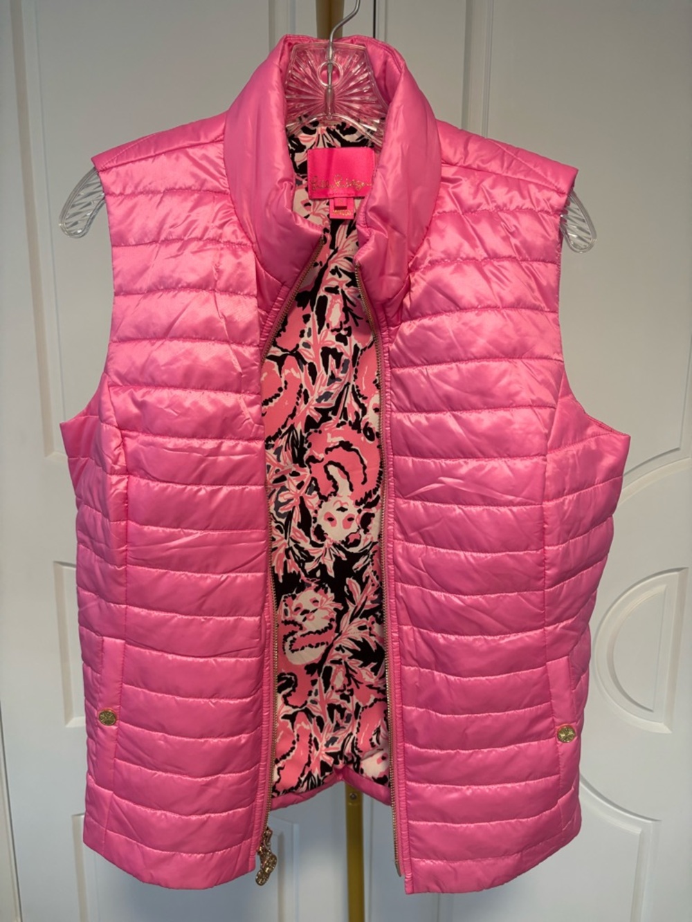 Lilly Pulitzer Elyn Puffer Vest Hangin With My Boo Print Size M Limited Edition - Picture 2 of 11